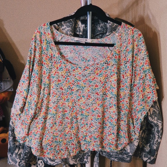 Floral Sleeved Poncho - Picture 1 of 4